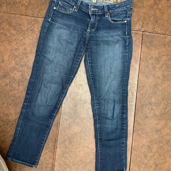 Paige Blue Women's Capri Jeans - Picture 7 of 8